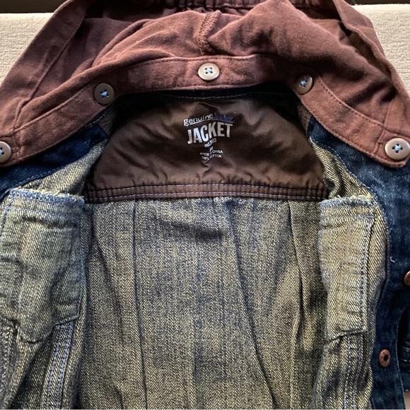 Genuine Baby from OSHKOSH Denim Jean Jacket With Detachable Hood Like New 9Mo - Picture 8 of 11